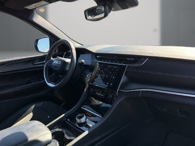 2023 Jeep Grand Cherokee L Altitude 4x2