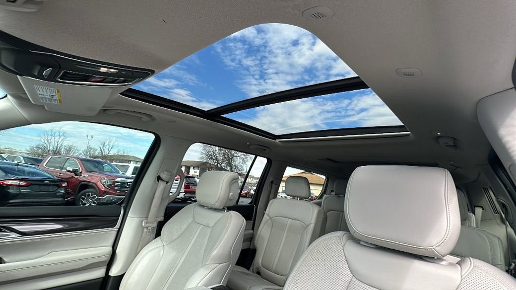 2023 Jeep Wagoneer 4x2