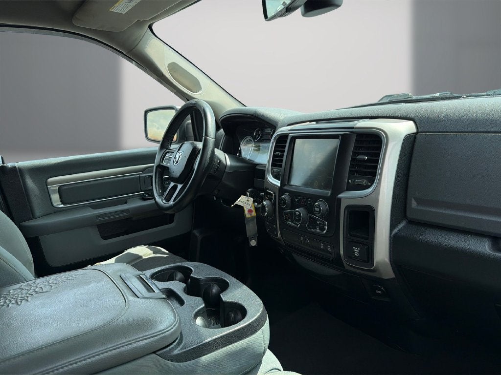 2017 RAM 1500 Big Horn Quad Cab 4x4 6'4" Box