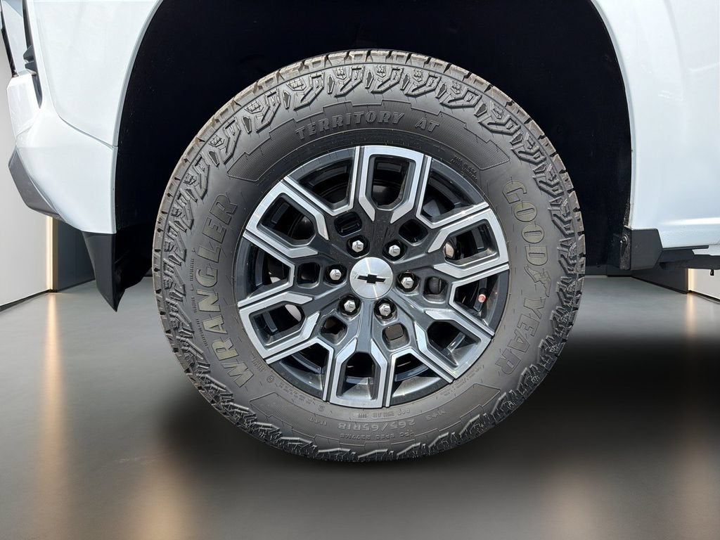 2025 Chevrolet Colorado Z71 - Photo 11