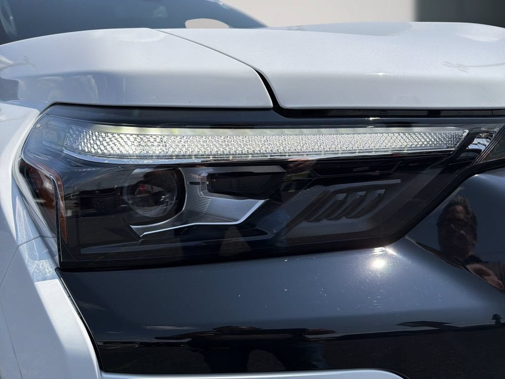 2025 Chevrolet Colorado Z71 - Photo 12