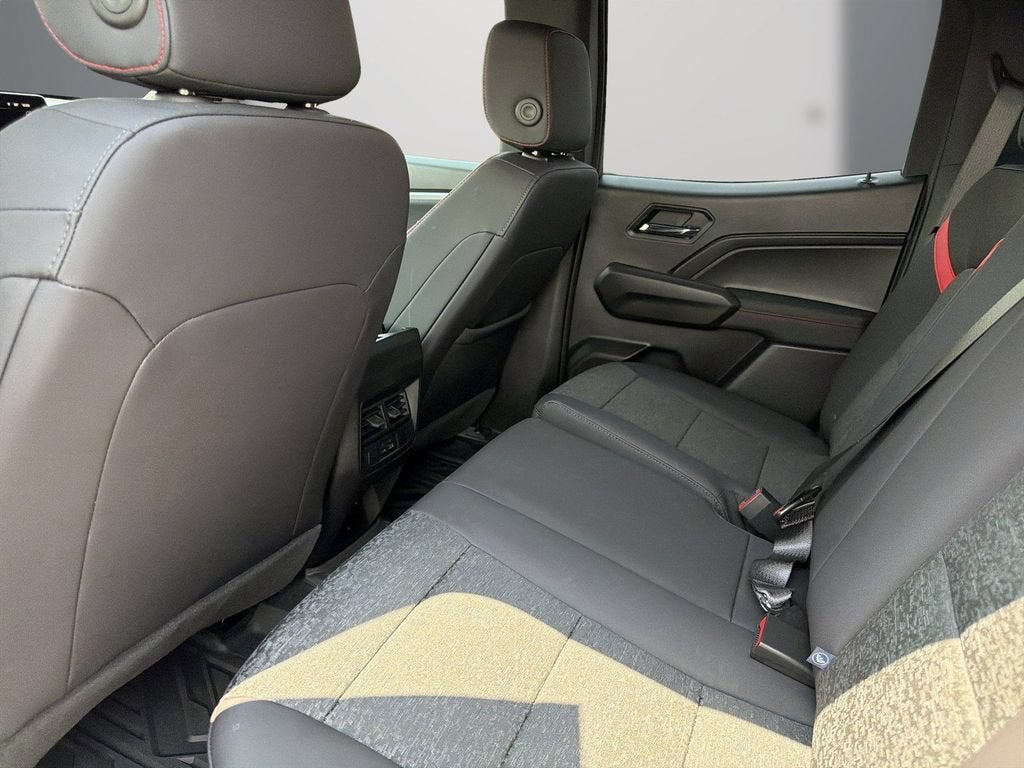 2025 Chevrolet Colorado Z71 - Photo 15