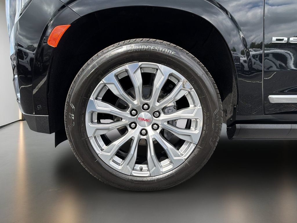 2024 GMC Yukon Denali - Photo 11