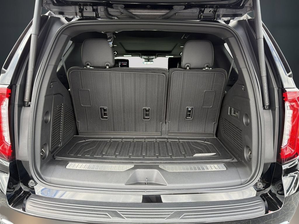 2024 GMC Yukon Denali - Photo 13