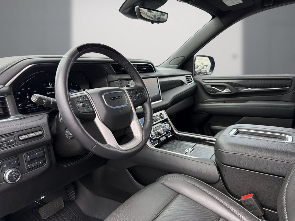 2024 GMC Yukon Denali - Photo 14
