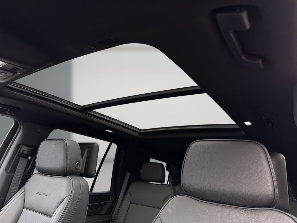 2024 GMC Yukon Denali - Photo 18