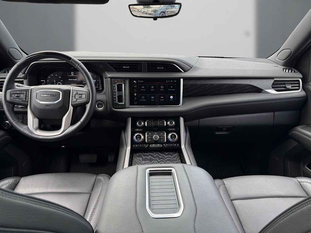 2024 GMC Yukon Denali - Photo 19