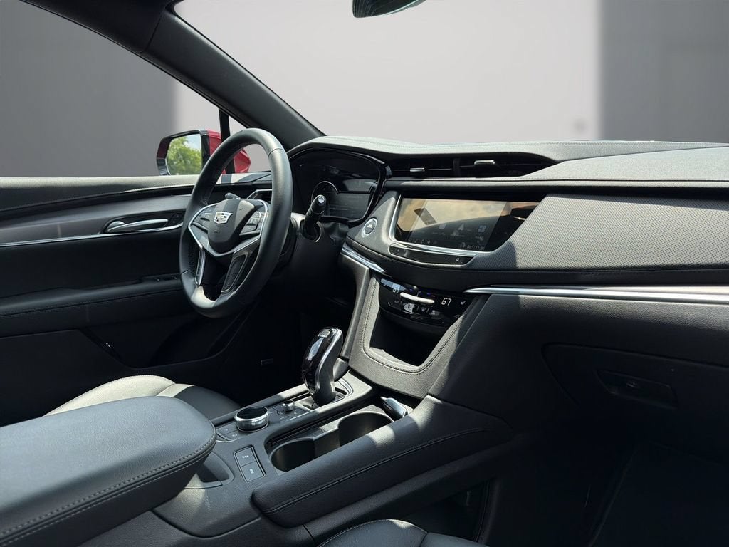 2026 Cadillac XT5 Luxury