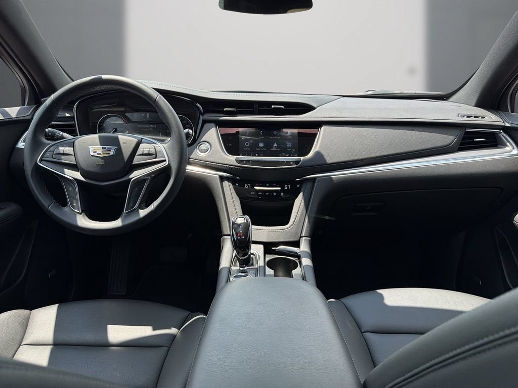 2026 Cadillac XT5 Luxury