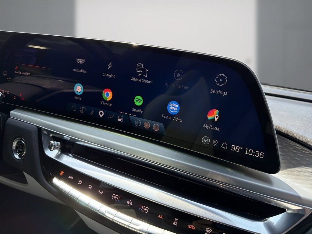 2024 Cadillac LYRIQ Luxury 1