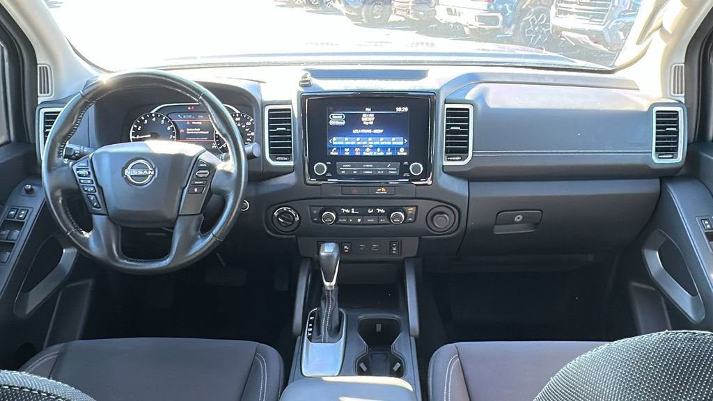 2022 Nissan Frontier SV