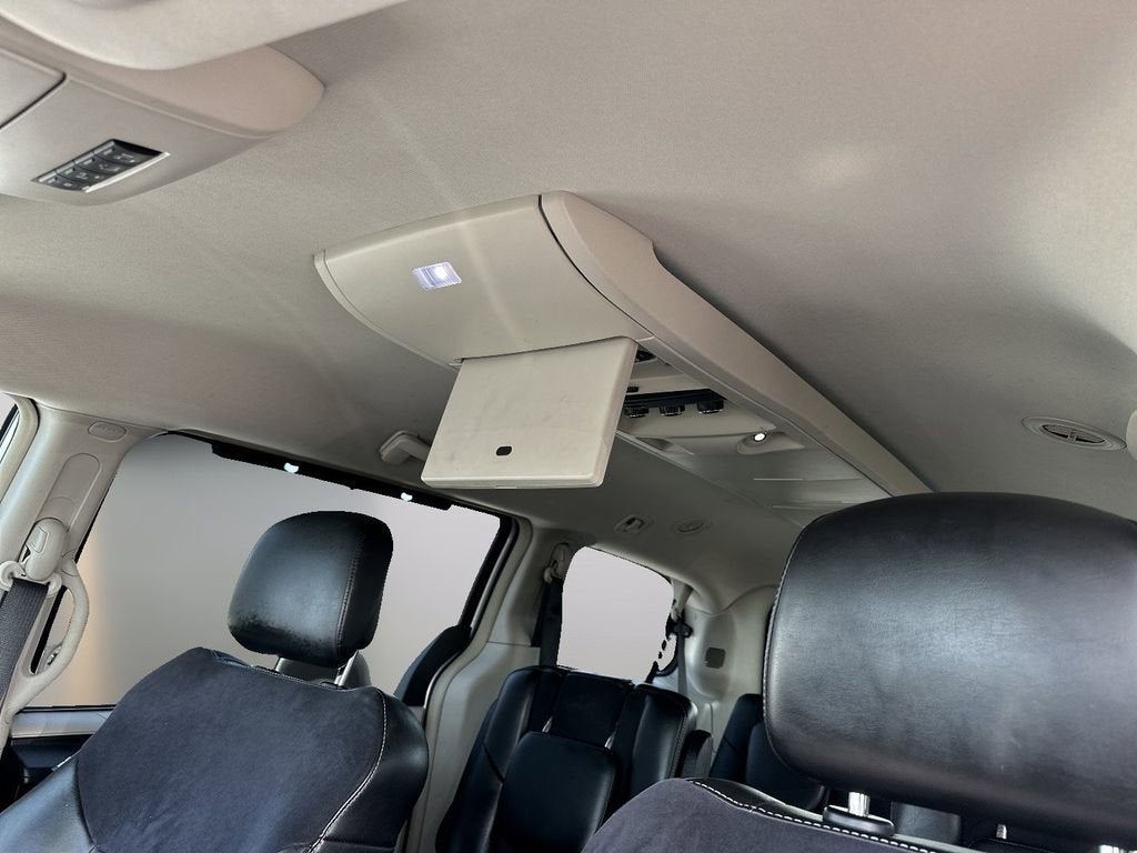 2011 Chrysler Town & Country Limited