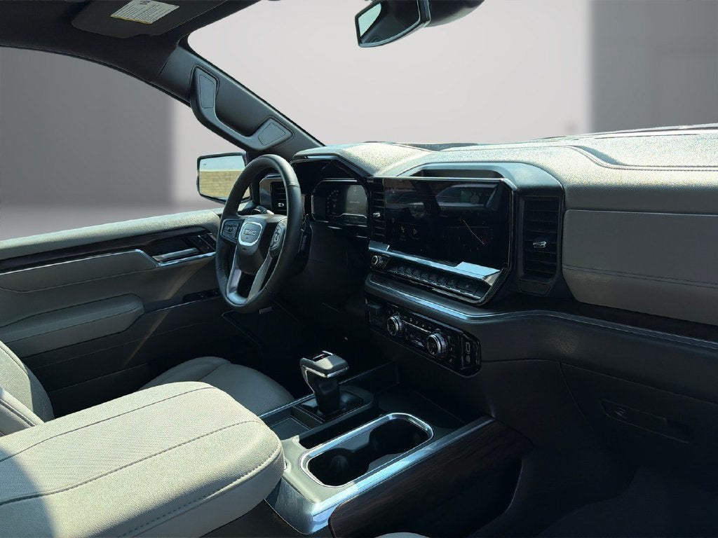2025 GMC Sierra 1500 SLT - Photo 13