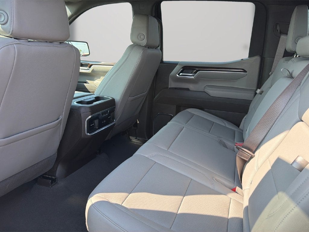 2025 GMC Sierra 1500 SLT - Photo 15