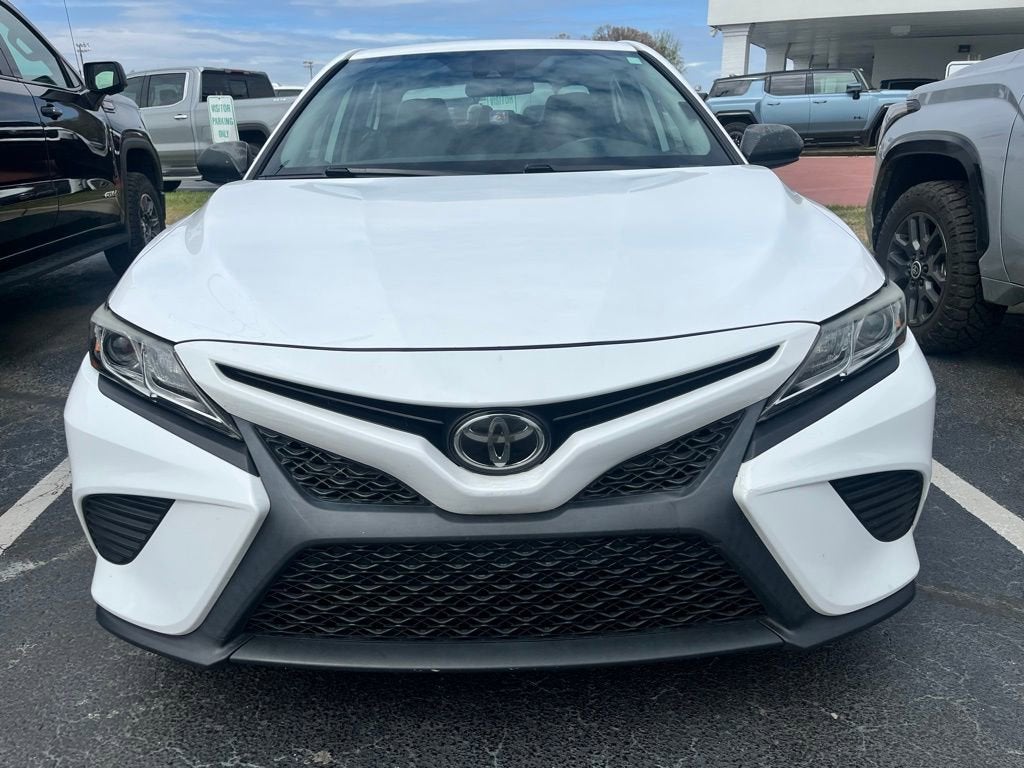 2020 Toyota Camry SE