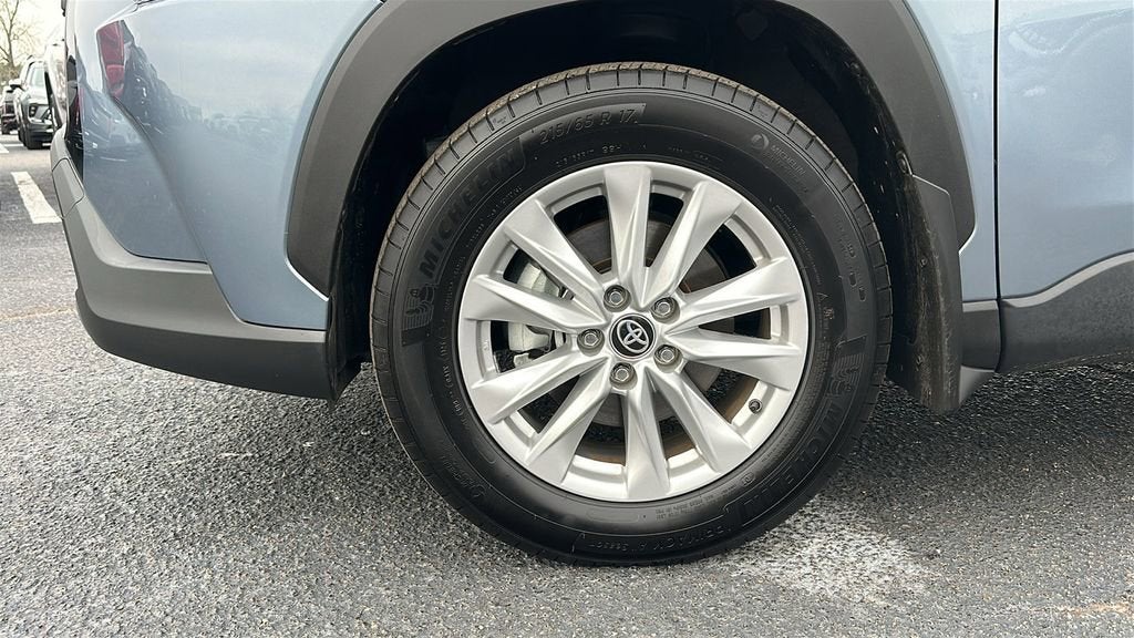 2024 Toyota Corolla Cross LE