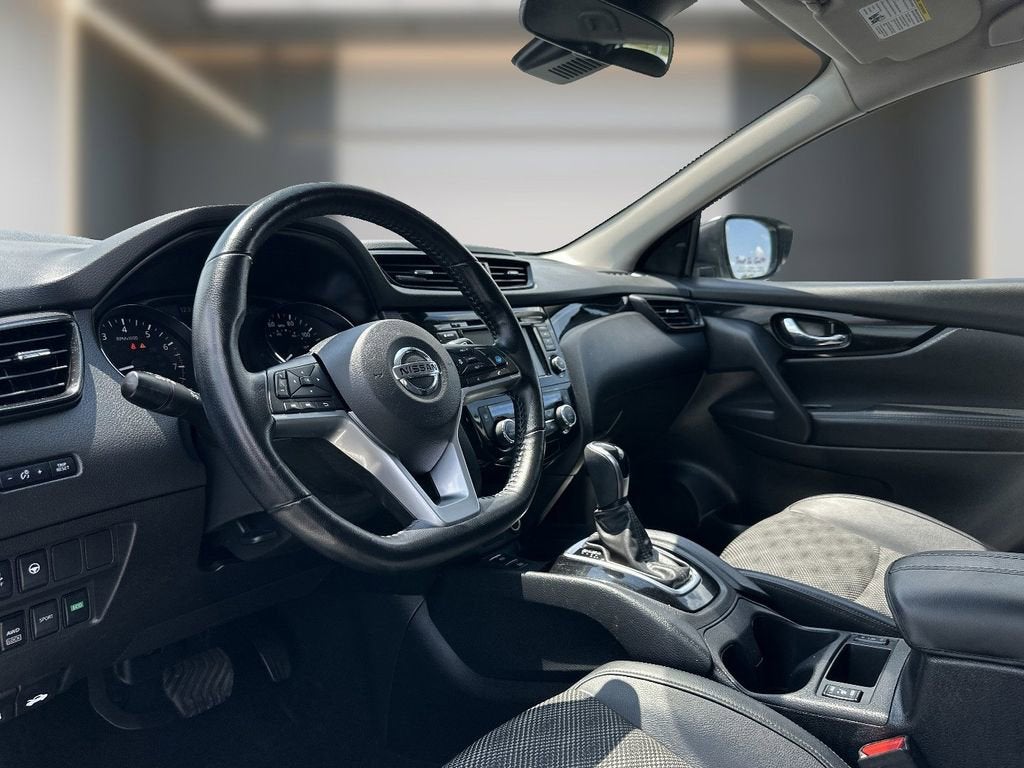 2022 Nissan Rogue Sport SV