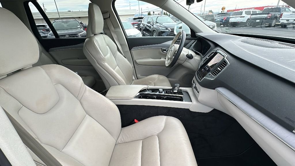 2023 Volvo XC90 Core