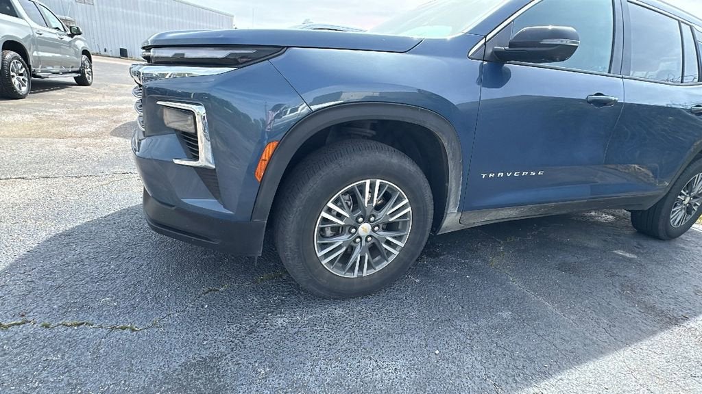 2024 Chevrolet Traverse LT