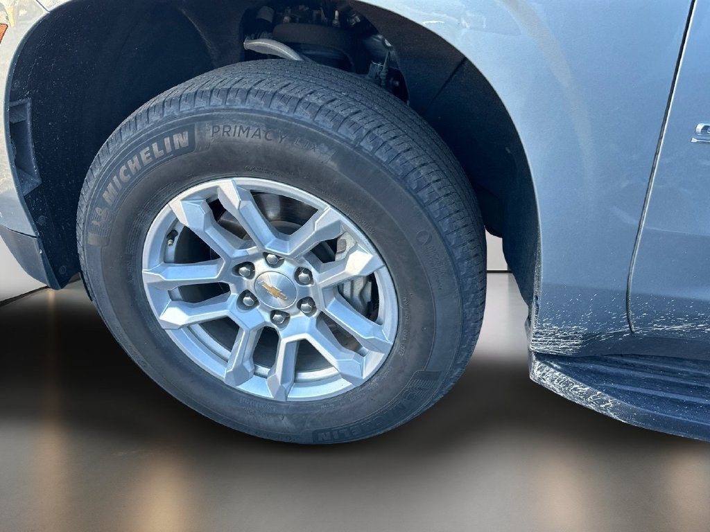 2025 Chevrolet Suburban LT