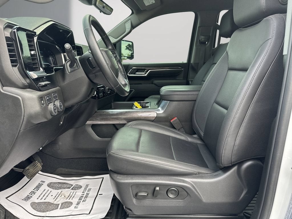 2025 Chevrolet Silverado 3500 HD LTZ