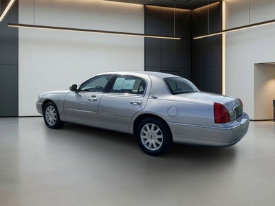 2011 Lincoln Town Car Signature Limited