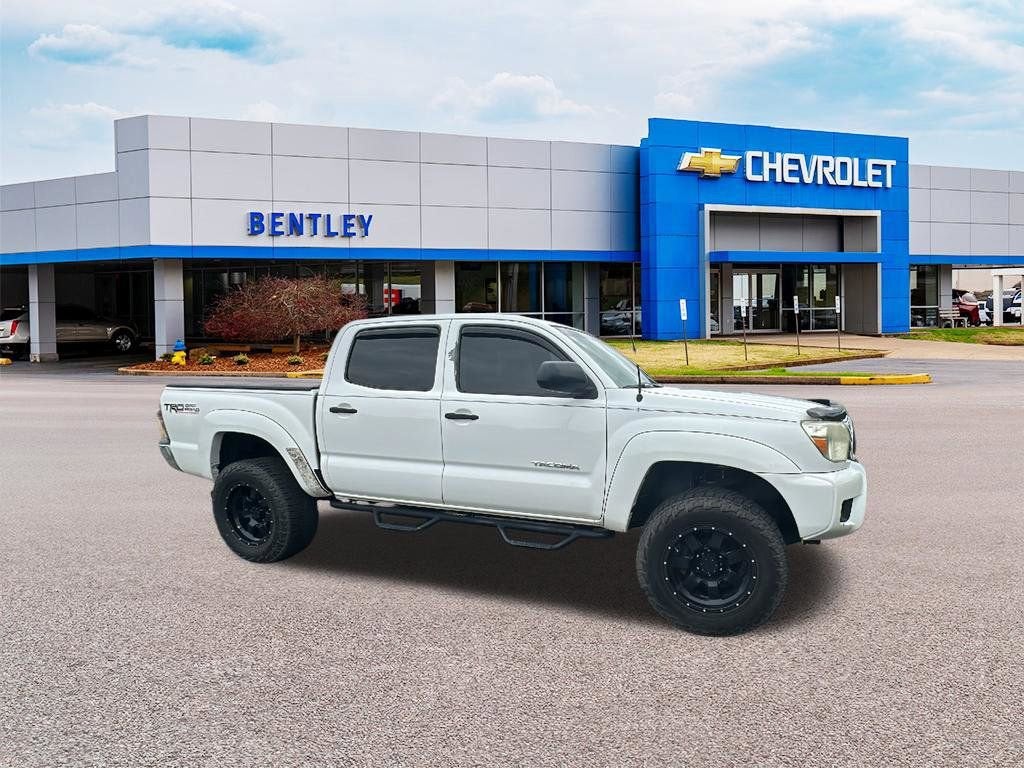 2013 Toyota Tacoma 4WD Double Cab V6 MT (Natl)