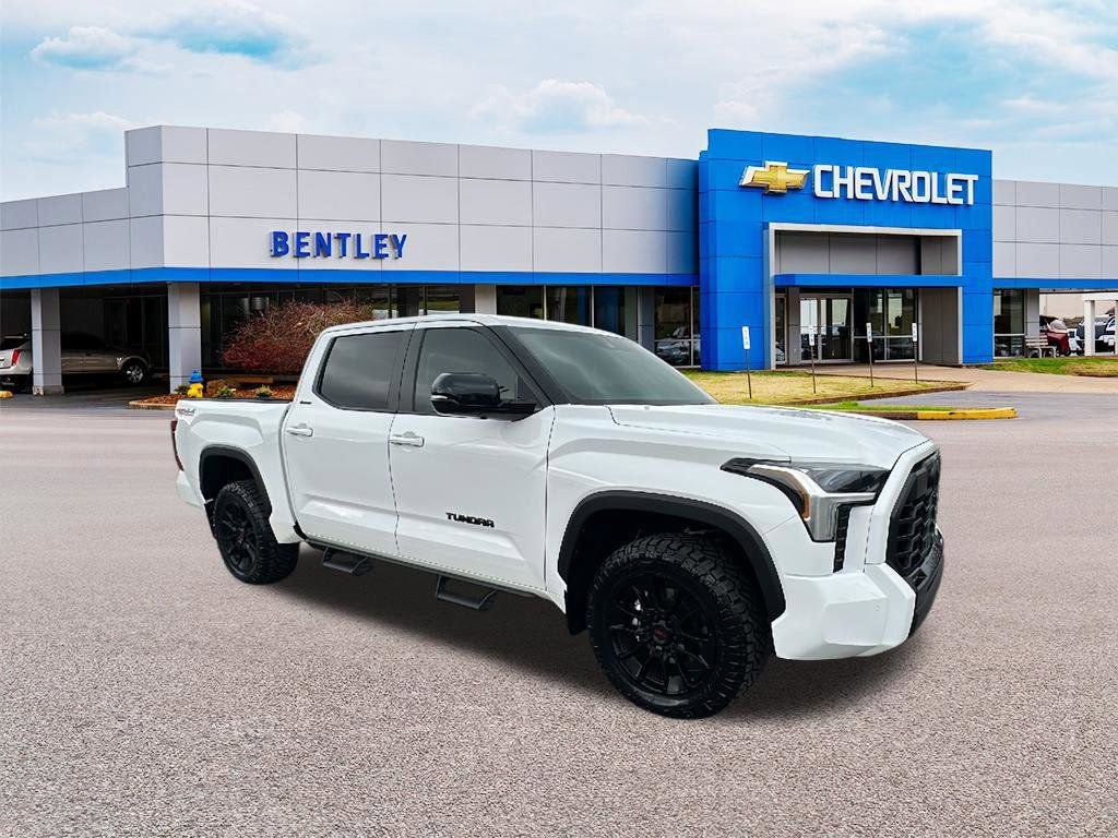 2025 Toyota Tundra 4WD SR5