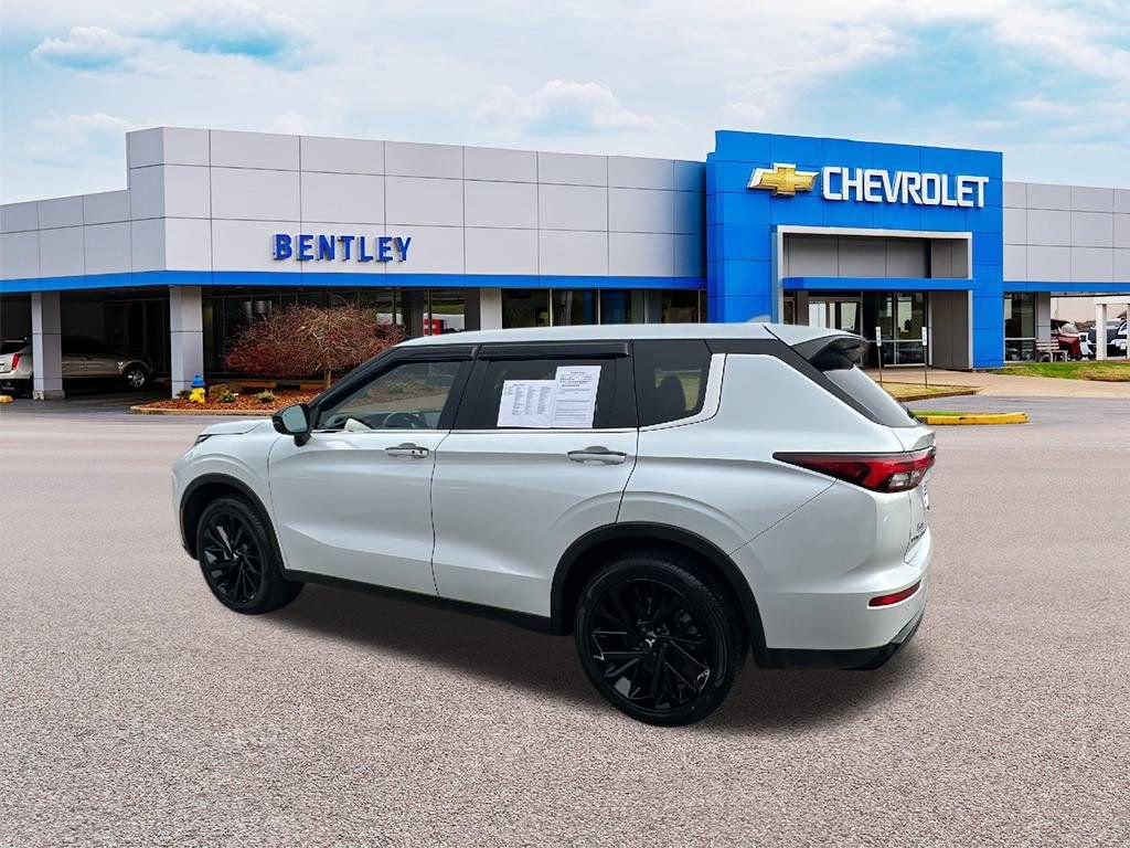 2022 Mitsubishi Outlander SE