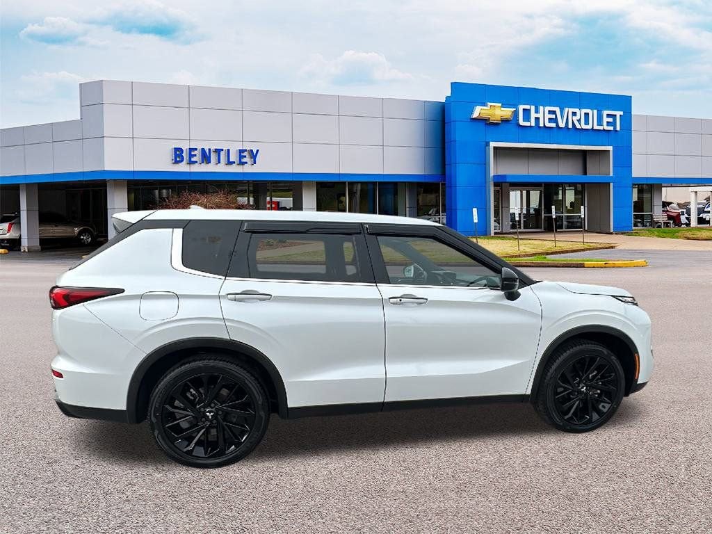 2022 Mitsubishi Outlander SE