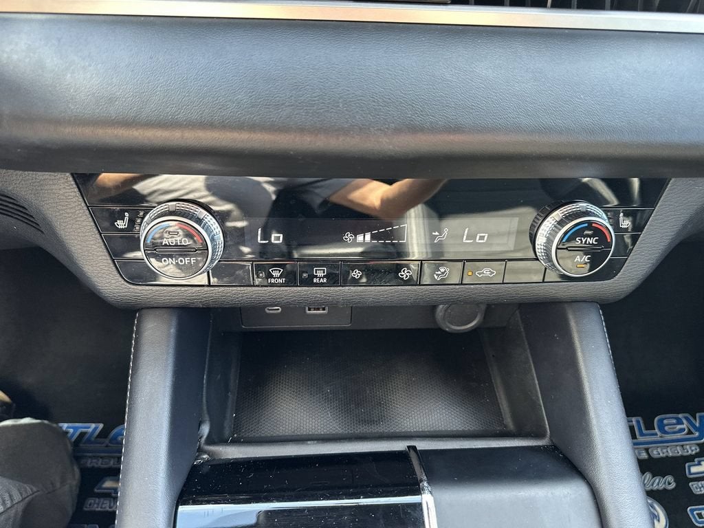 2023 Mitsubishi Outlander SE