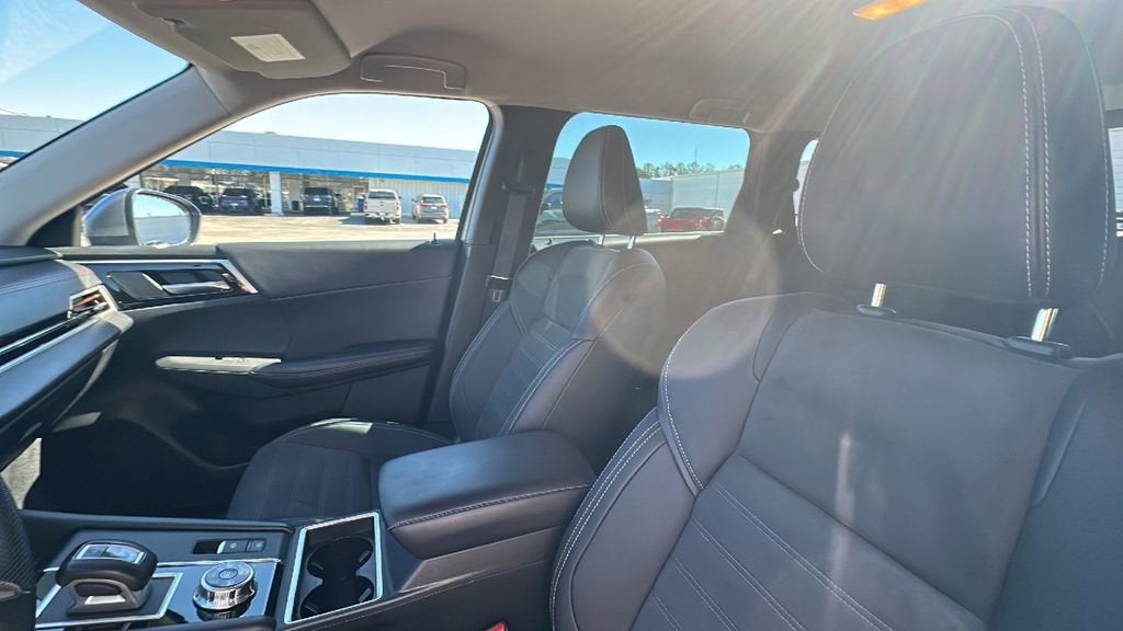 2023 Mitsubishi Outlander SE