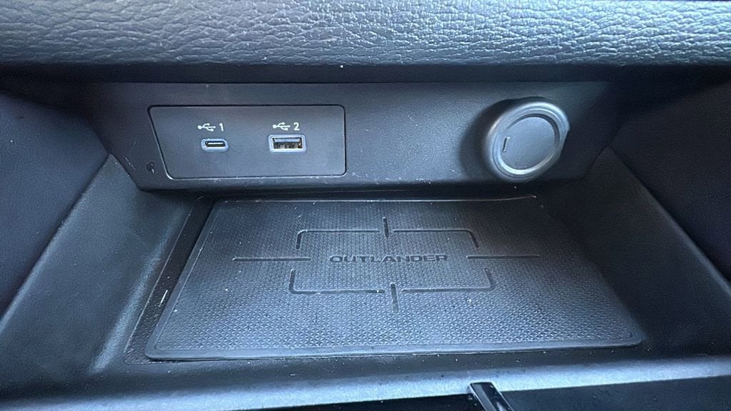 2023 Mitsubishi Outlander SE