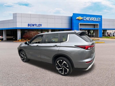 2023 Mitsubishi Outlander SE