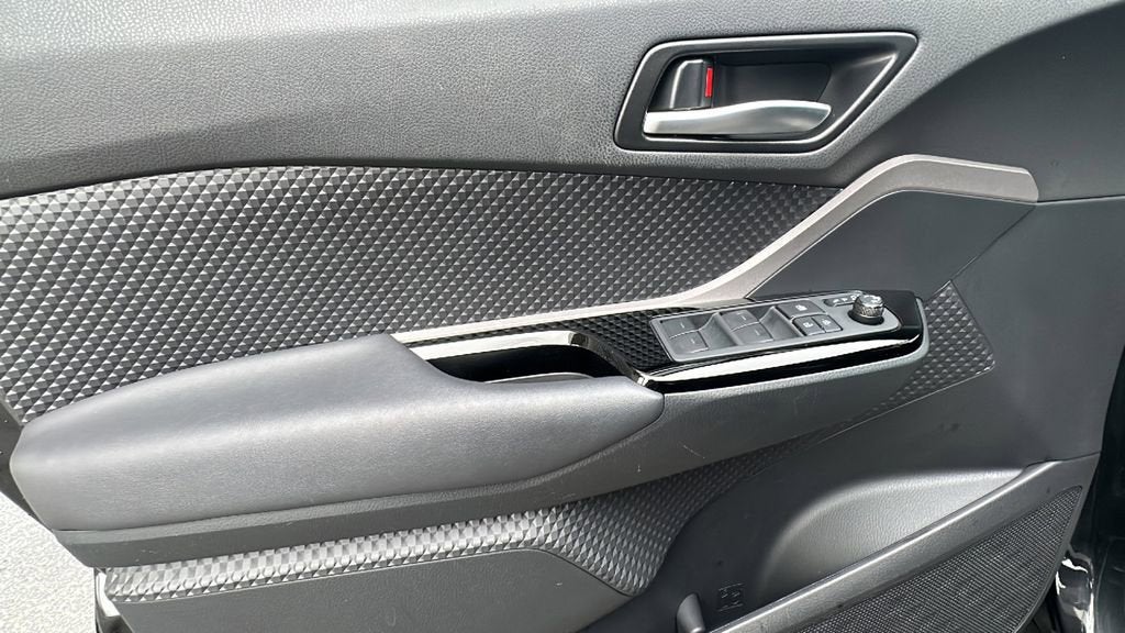 2022 Toyota C-HR XLE