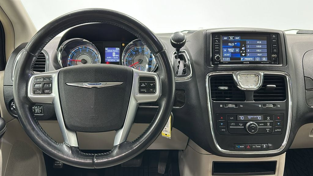 2013 Chrysler Town & Country Touring