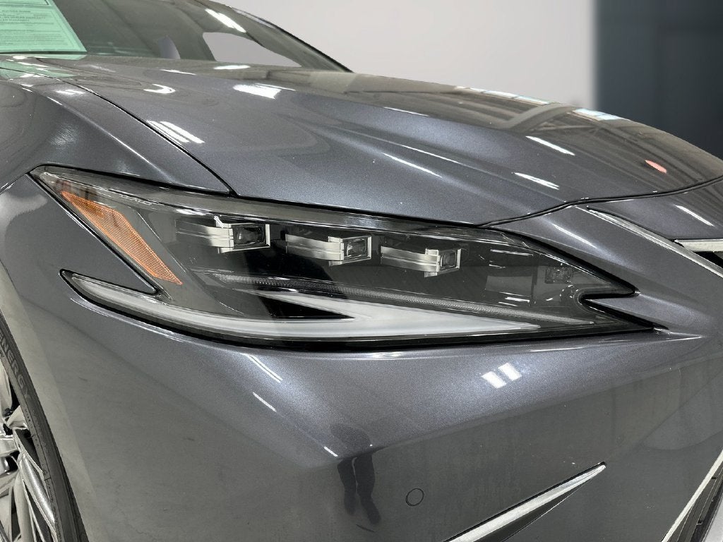 2024 Lexus ES 300h Ultra Luxury