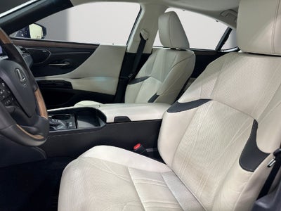 2024 Lexus ES 300h Ultra Luxury