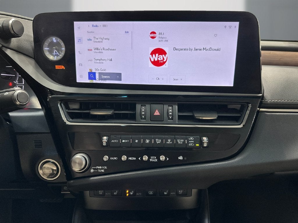 2024 Lexus ES 300h Ultra Luxury