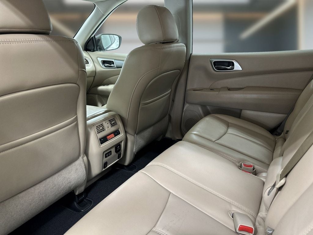 2017 Nissan Pathfinder SL