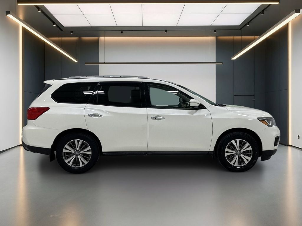 2017 Nissan Pathfinder SL