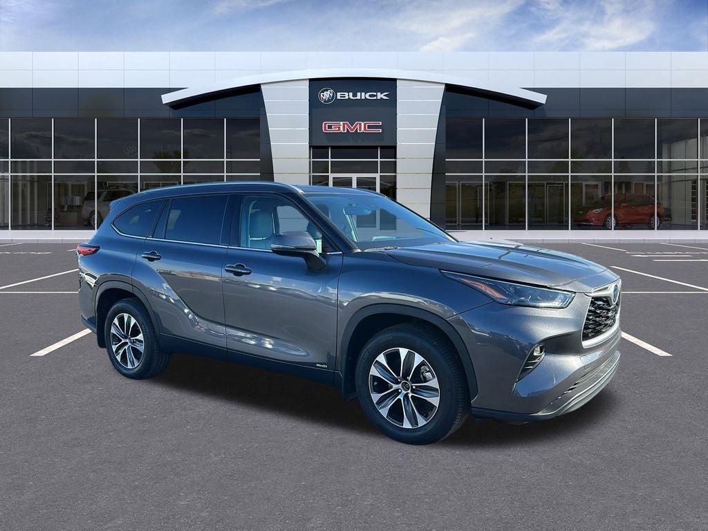 2022 Toyota Highlander Hybrid XLE