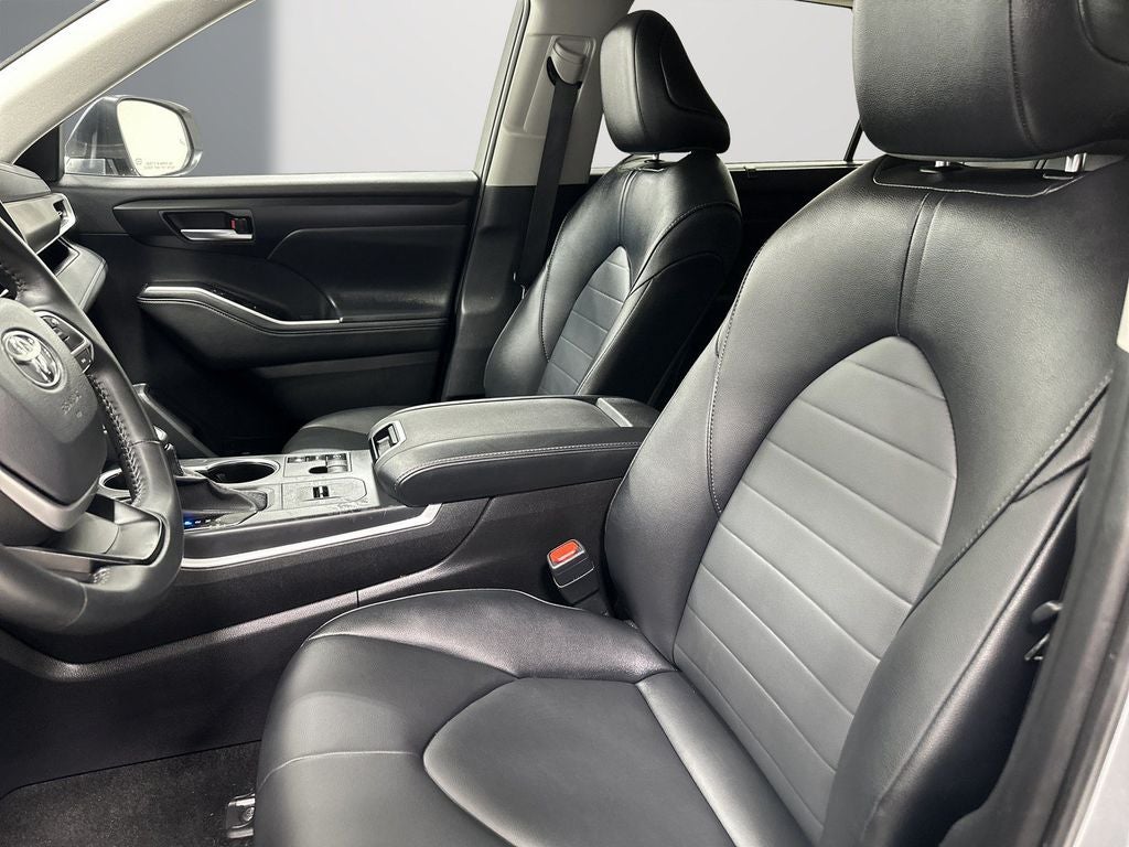 2025 Toyota Highlander XLE