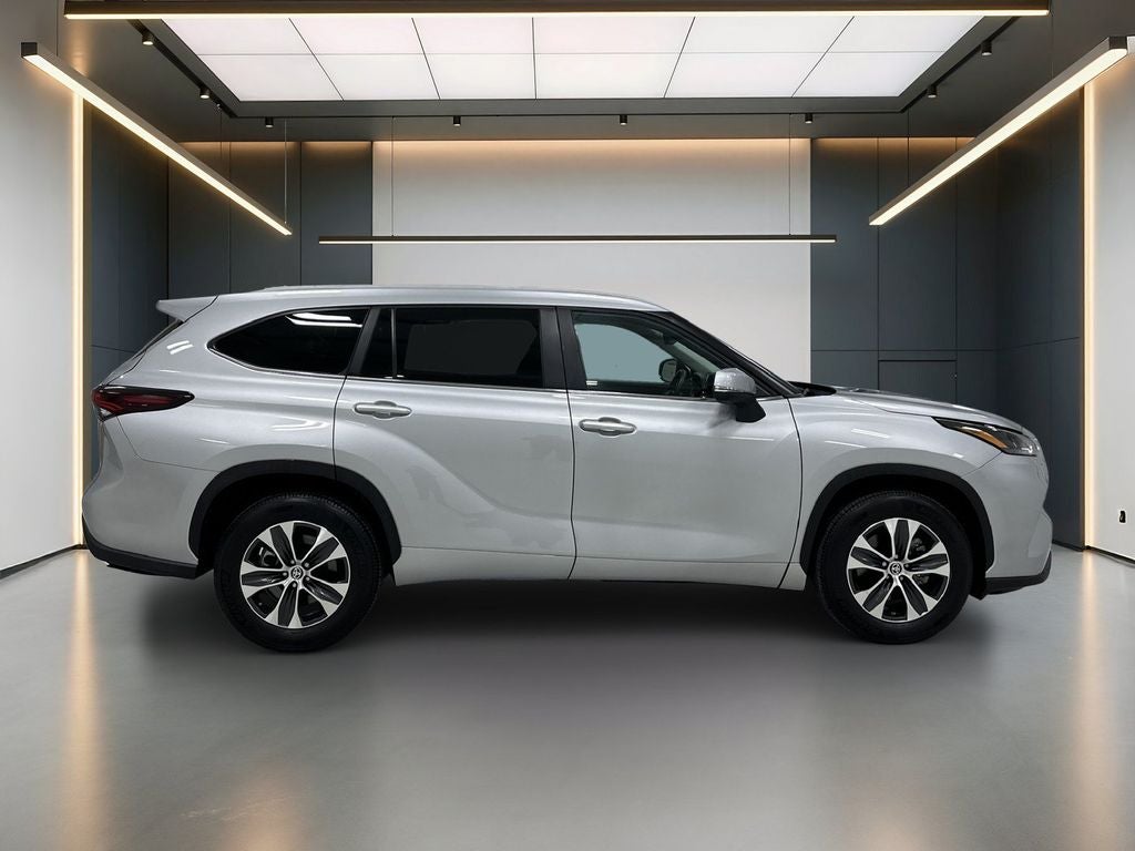 2025 Toyota Highlander XLE