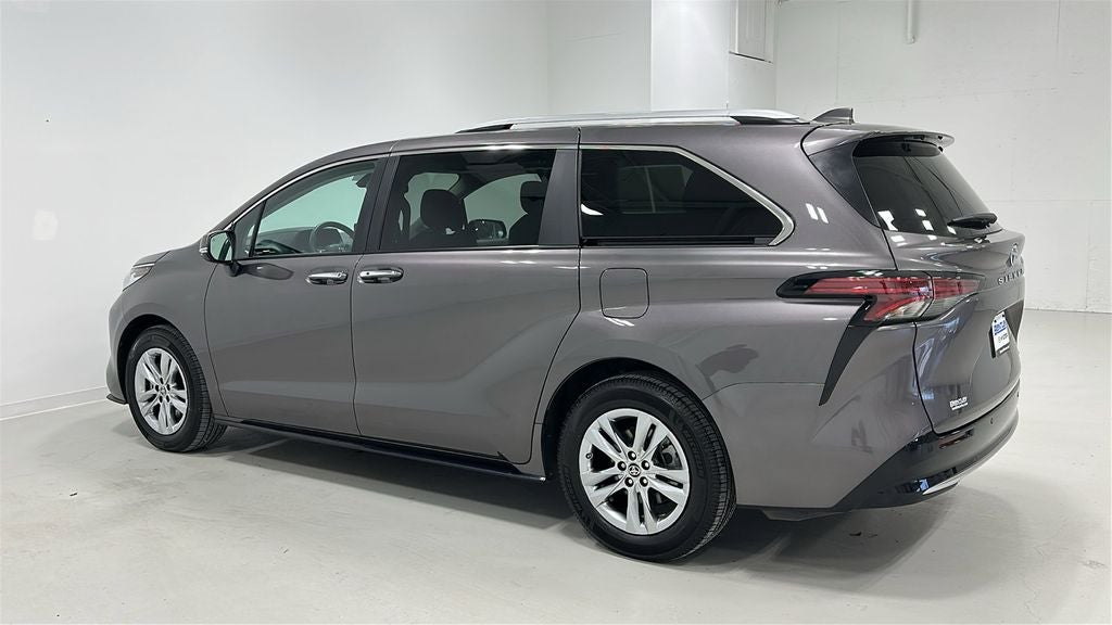 2023 Toyota Sienna Limited 7 Passenger