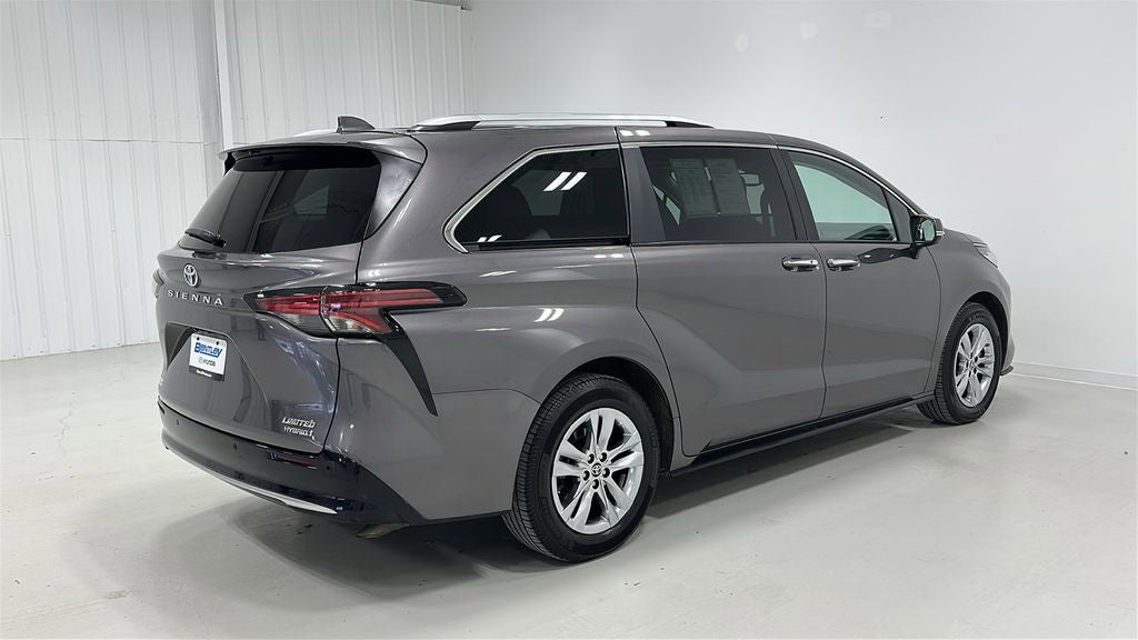 2023 Toyota Sienna Limited 7 Passenger