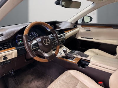 2016 Lexus ES 300h