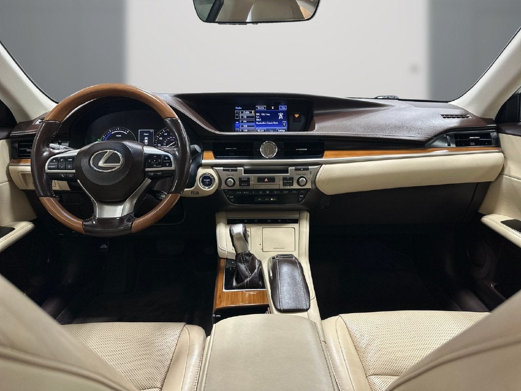 2016 Lexus ES 300h