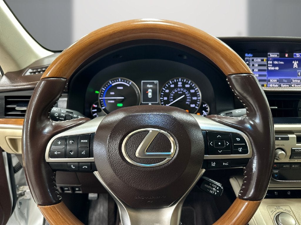2016 Lexus ES 300h
