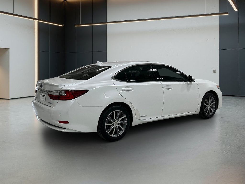 2016 Lexus ES 300h